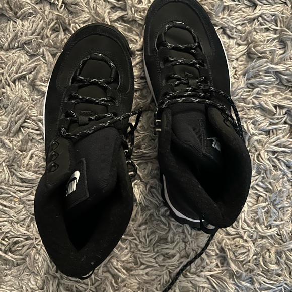 Nike City Classic boot womens new without box black/white size: 7.5 - Picture 4 of 8